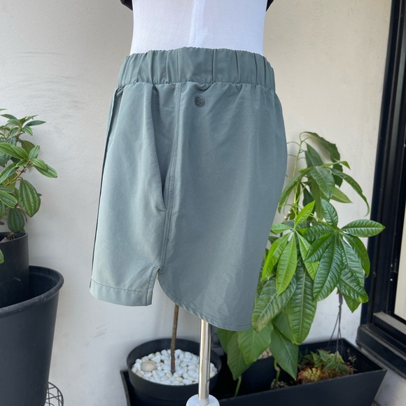 Zella Running Shorts in Khaki Green, M - Picture 4 of 16
